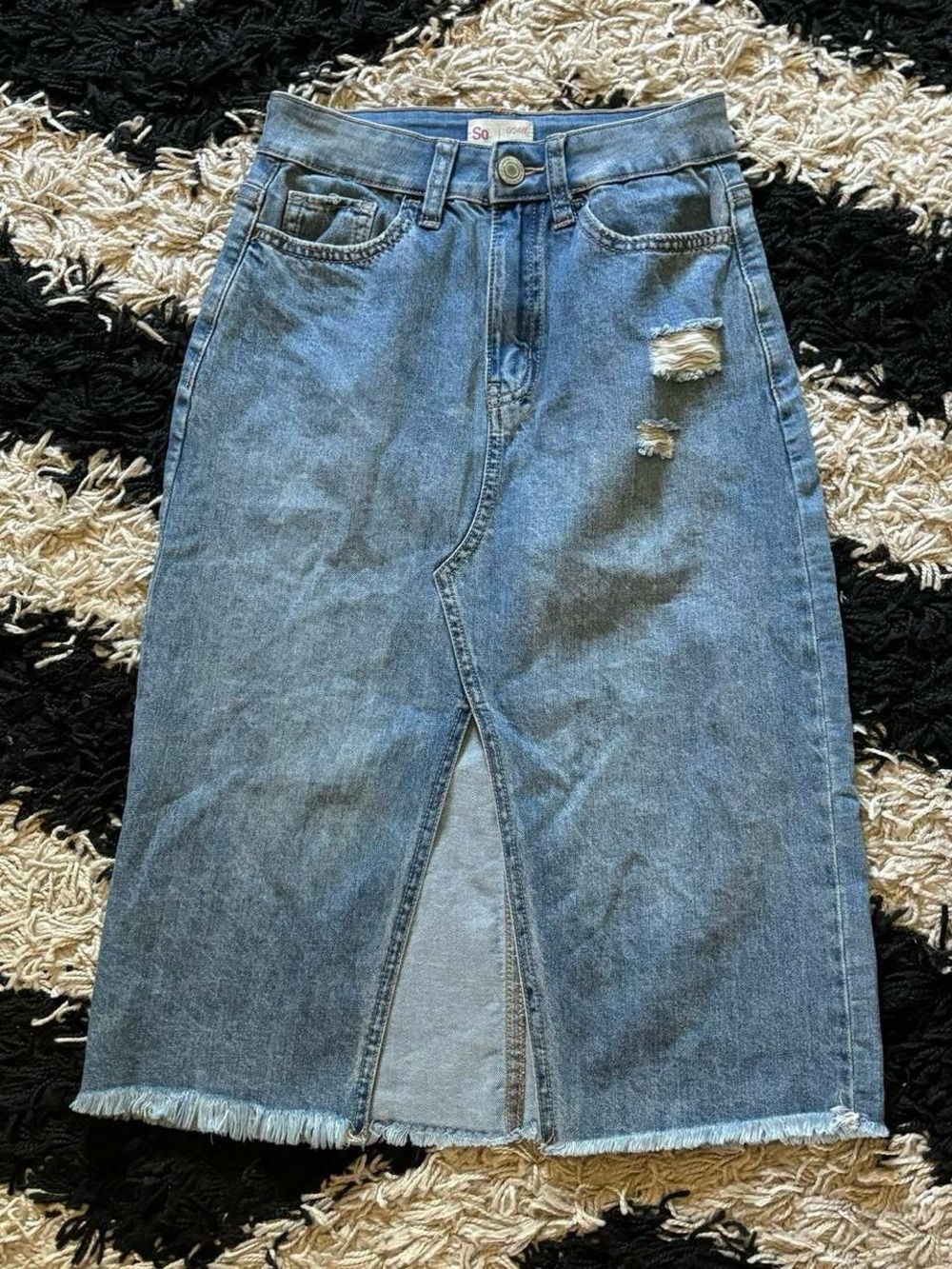 SO Classic Distressed Medium Wash Denim Midi Slit Jean Skirt Women’s 0 / 24